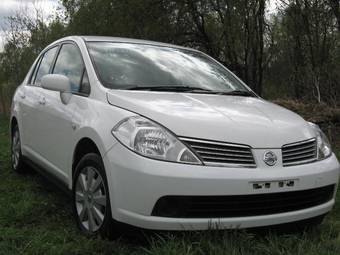 2005 Nissan Tiida Latio Pictures