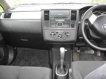 2005 Nissan Tiida Latio Photos