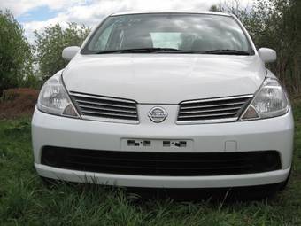 2005 Nissan Tiida Latio Photos