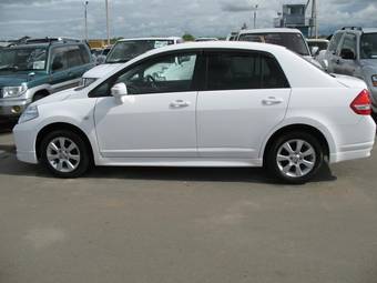 2005 Nissan Tiida Latio Photos
