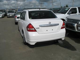 2005 Nissan Tiida Latio Photos