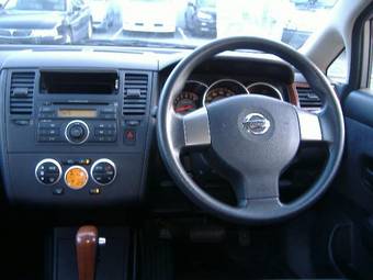 2005 Nissan Tiida Latio Pictures