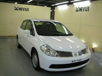 2005 Nissan Tiida Latio Photos