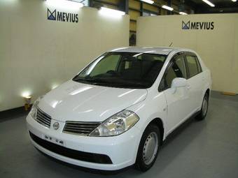 2005 Nissan Tiida Latio Pictures