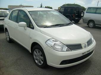 2005 Nissan Tiida Latio Pictures