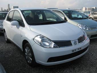 2005 Nissan Tiida Latio Pictures