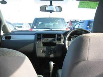 2005 Nissan Tiida Latio Images
