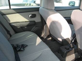 2005 Nissan Tiida Latio Wallpapers