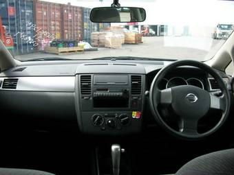 2005 Nissan Tiida Latio Pics