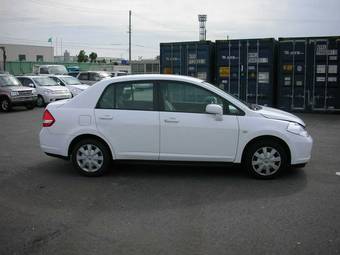 2005 Nissan Tiida Latio Wallpapers