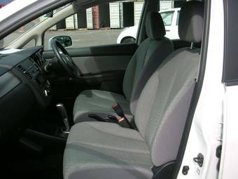 2005 Nissan Tiida Latio Images