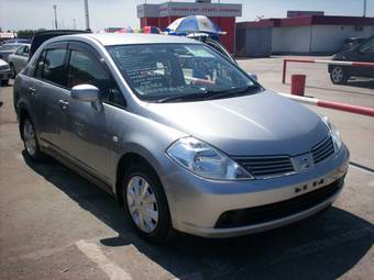 2005 Nissan Tiida Latio Photos