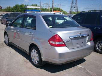 2005 Nissan Tiida Latio Photos