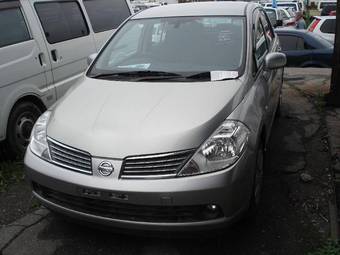 2005 Nissan Tiida Latio Pics