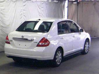 2005 Nissan Tiida Latio Photos