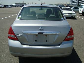 2005 Nissan Tiida Latio Photos