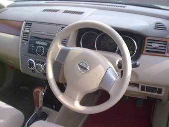 2005 Nissan Tiida Latio Pictures