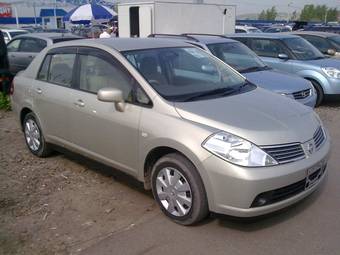 2005 Nissan Tiida Latio Photos