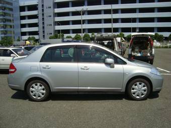2005 Nissan Tiida Latio Photos