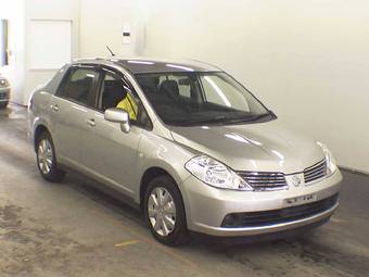 2005 Nissan Tiida Latio Pics