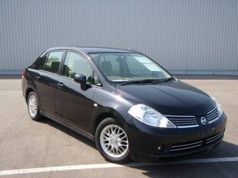 2005 Nissan Tiida Latio Photos