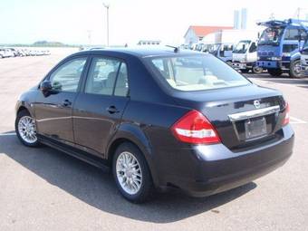 2005 Nissan Tiida Latio Photos