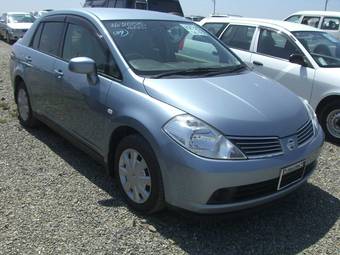 2005 Nissan Tiida Latio Photos