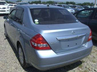 2005 Nissan Tiida Latio Photos