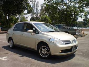 2005 Nissan Tiida Latio Photos