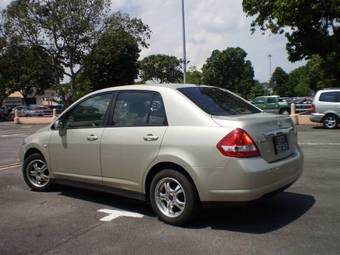 2005 Nissan Tiida Latio Pictures