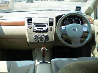 2005 Nissan Tiida Latio Wallpapers