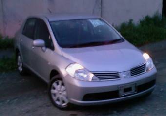 2005 Nissan Tiida Latio Photos