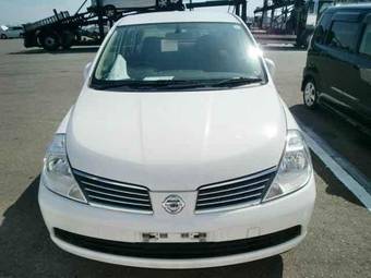 2005 Nissan Tiida Latio Pictures