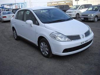 2005 Nissan Tiida Latio Photos
