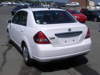 2005 Nissan Tiida Latio Pictures
