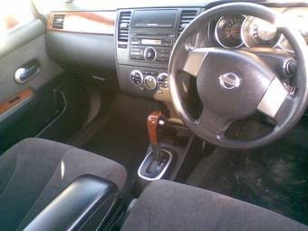 2005 Nissan Tiida Latio Photos