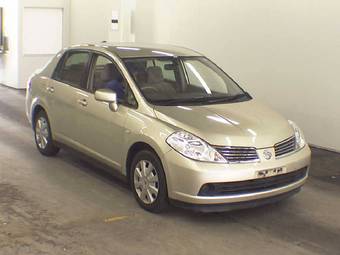 2005 Nissan Tiida Latio Photos