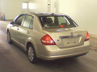 2005 Nissan Tiida Latio Pictures