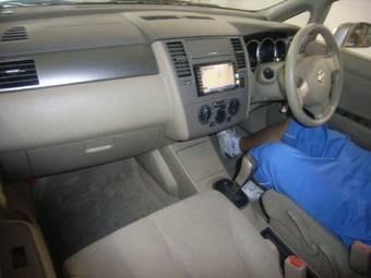 2005 Nissan Tiida Latio Photos