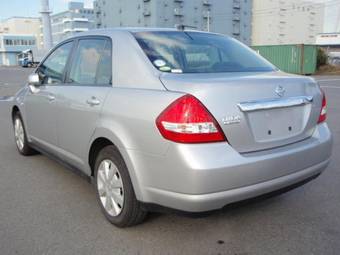 2005 Nissan Tiida Latio Pictures