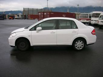 2005 Nissan Tiida Latio Photos