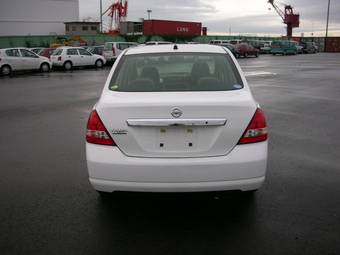 2005 Nissan Tiida Latio Photos