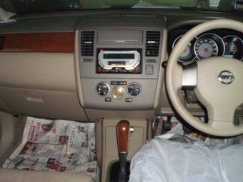 2005 Nissan Tiida Latio Pictures