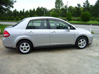 2005 Nissan Tiida Latio Photos