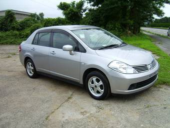 2005 Nissan Tiida Latio Pictures