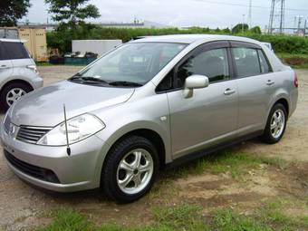 2005 Nissan Tiida Latio Wallpapers