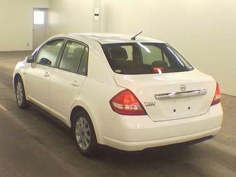 2005 Nissan Tiida Latio Pictures