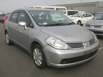 2005 Nissan Tiida Latio Photos