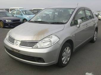 2005 Nissan Tiida Latio Photos