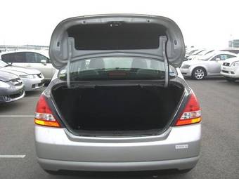 2005 Nissan Tiida Latio Images